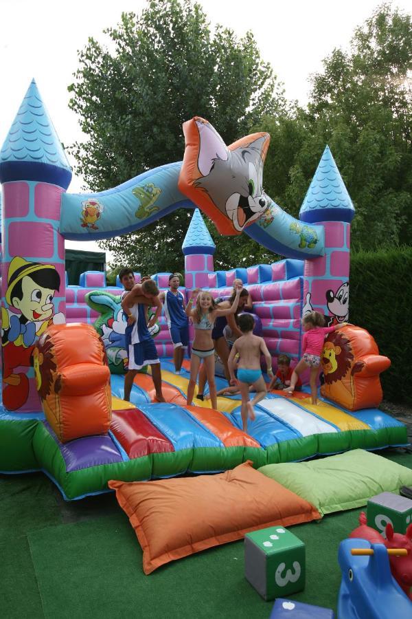 Happy Camp Mobile Homes In Butterfly Camping Village เปสเคียรา เดล การ์ดา ภายนอก รูปภาพ